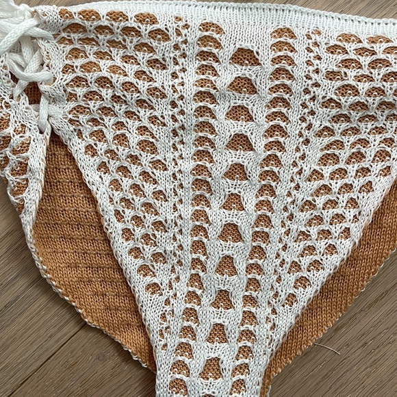 New!!! Bikini set 
Color:white Size: XS - Picture 3 of 3